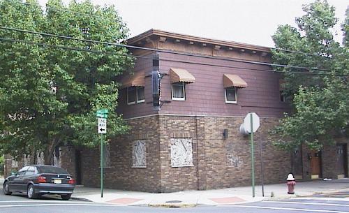 During the ’70s and ’80s, <Casella’s Restaurant at the corner of First and Jackson in Hoboken was the Hudson County headquarters of the the Mafia. 